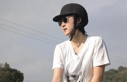 小龙女事件 吴卓林的个人资料