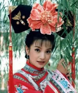 ​赵薇为什么突然消失了（赵薇被娱乐圈“除名”原因曝光）