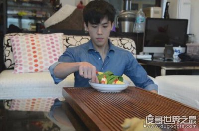 ​老番茄真名叫什么，真名张秋实(B站高人气主播百大up主)