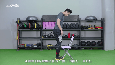 ​深蹲的进阶动作 深蹲训练的正确姿势图解