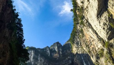 ​广西最深的天坑 广西天坑探险