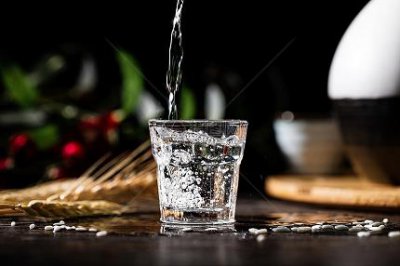 白葡萄酒长胖吗(喝白葡萄酒长胖吗)