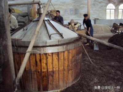 茅台镇100陈酒珍藏版(茅台镇100陈酒珍藏版什么价)
