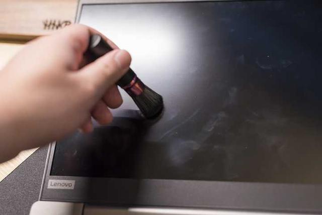 怎样正确清洁液晶屏幕的显示器？-