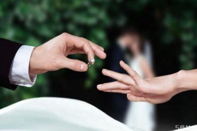 ​结婚戒指平时戴吗 结婚戒指怎么戴正确