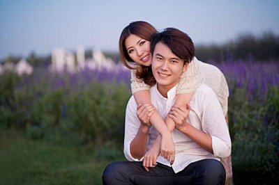​男生偷看你是喜欢你吗 男生为什么不追你