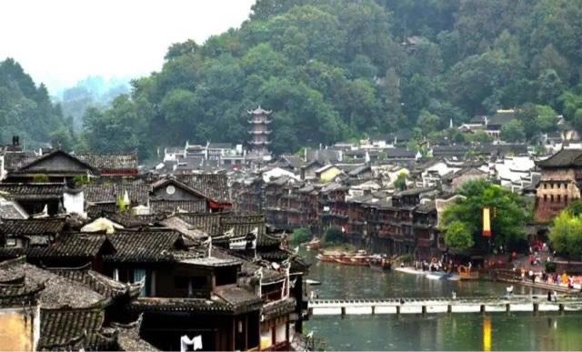 旅游带爸妈旅游要去哪里比较好 最适合老年人的景点有哪些  2