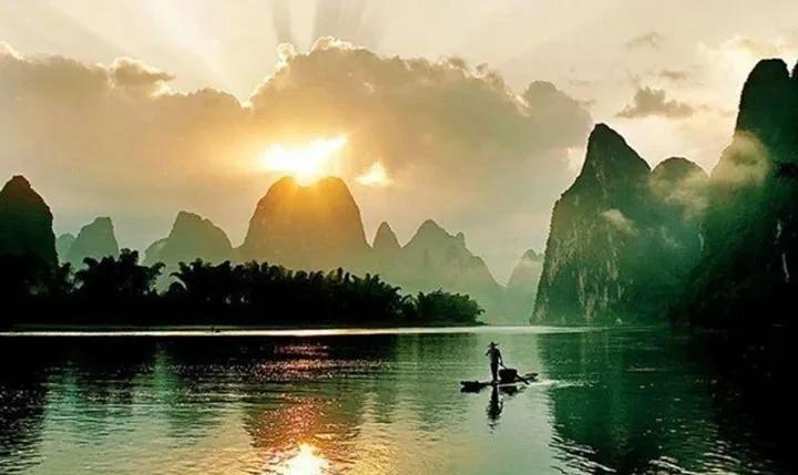 旅游老年旅游专列都有哪几趟(老年人旅游专列)  3