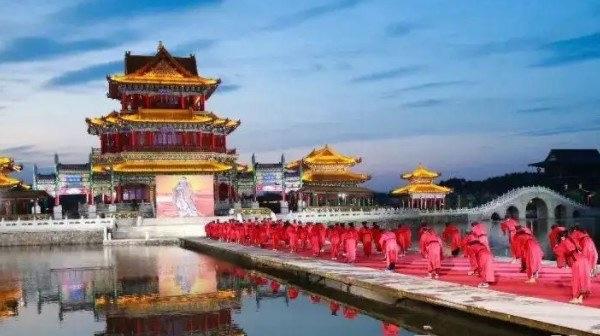 旅游横店在中国哪个城市（浙江省东阳市总面积多达116.34平方千米）  2
