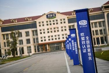 18岁的孙莉就被黄磊骗到了，看到孙莉年轻时的照片，美的令人惊艳