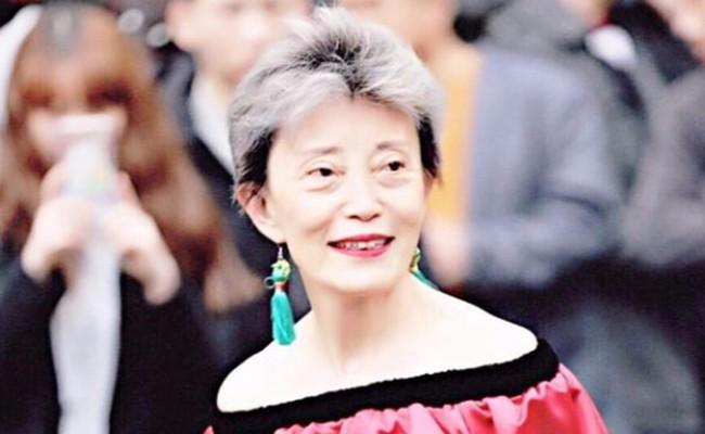 曾志伟性侵蓝洁瑛等网上负面新闻，原来都是跟这位“黑老大”学的