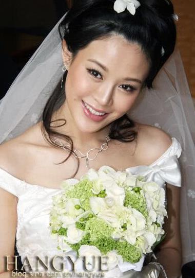 佟大为给老婆过生日发照秀恩爱，关悦被整容，佟大为霸气回应