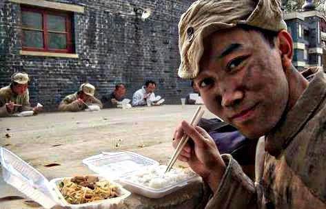 《亮剑》花絮剧照曝光，原来这才是他们最真实的样子!