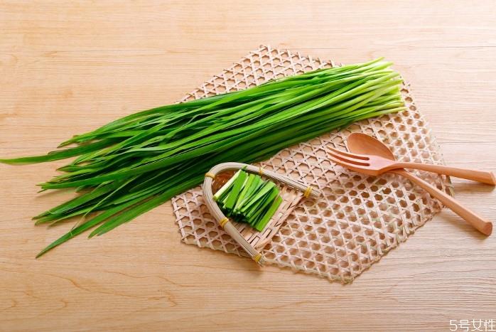 野韭菜一般长在什么地方 野韭菜的副作用