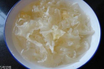 ​银耳汤隔夜能喝吗 银耳汤一次煮多少合适