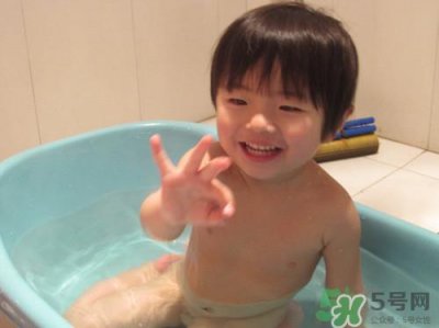 ​宝宝不小心吃了沐浴露怎么办?会中毒吗