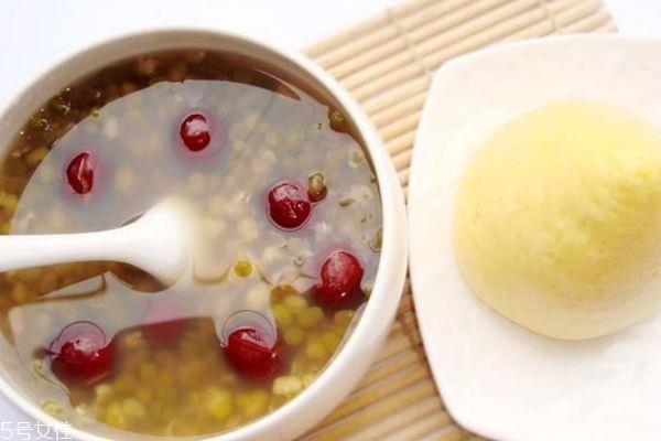 绿豆汤煮多久最解毒 半个小时以上