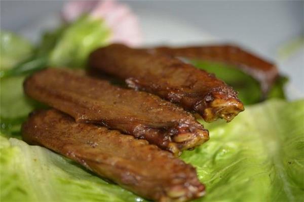 鸭翅是发物吗 有一定刺激性