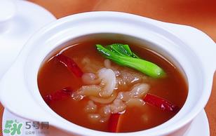 为什么煮红枣会有白沫？红枣煮出来上面一层白沬是什么？