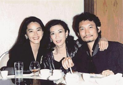 ​她是林青霞的闺蜜，人称铁娘子，如今身价上亿活成最美模样