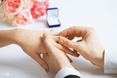 ​小说：总裁腹黑，知道三胞胎是自己的种，套路宝妈，将她拐回家