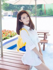 ​夏茉街头街拍 网友大呼：女神来了！