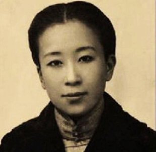 ​她原本是清朝格格，经历了什么，使她成为了屠杀中国军民的间谍？
