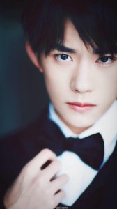 ​三本男主是“小狼狗”言情文：别生气了嘛，我向你道歉好不好！