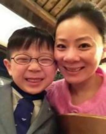35岁华少的妻子秦利鸽近照