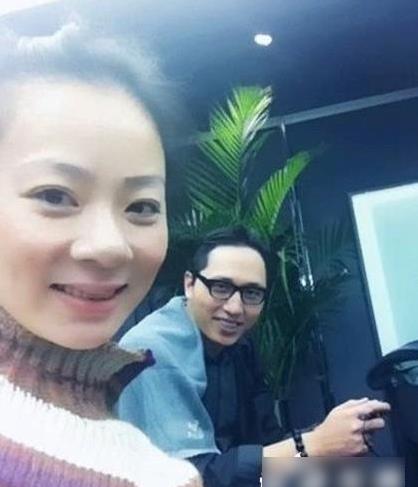 35岁华少的妻子秦利鸽近照