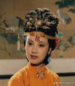 ​她是小戏骨版《红楼梦》王熙凤的扮演者郭飞歌，妥妥的凤姐本尊啊
