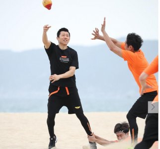 ​张一山夏雨同框，两人像极了双胞胎
