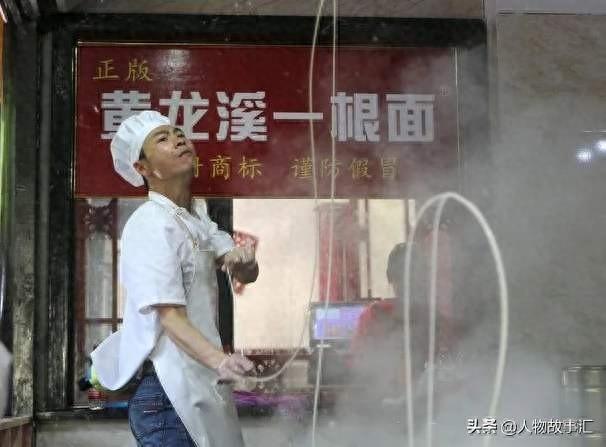 妖娆网红拉面哥：辞掉工作当主播，娶女粉丝，现在混得怎么样了？