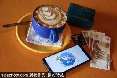 ​研究：吃饭的时候刷手机易变胖！知道我瘦不下来的原因了