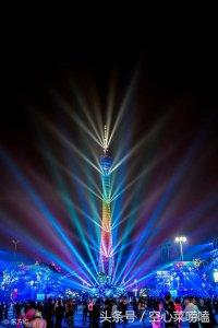 ​广州塔灯光秀于每晚19点播放一场！