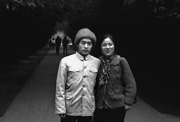 朦胧诗的特点以及代表诗人(朦胧诗派的代表人物及其诗作)-