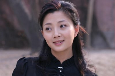 ​殷桃的坎坷情史：深陷包养门的同时，还被搅进两男三女的爱恨纠葛