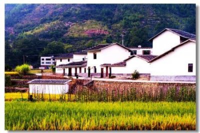 同样地处甘川两省交界处的官鹅沟，为什么就不如九寨沟名气大