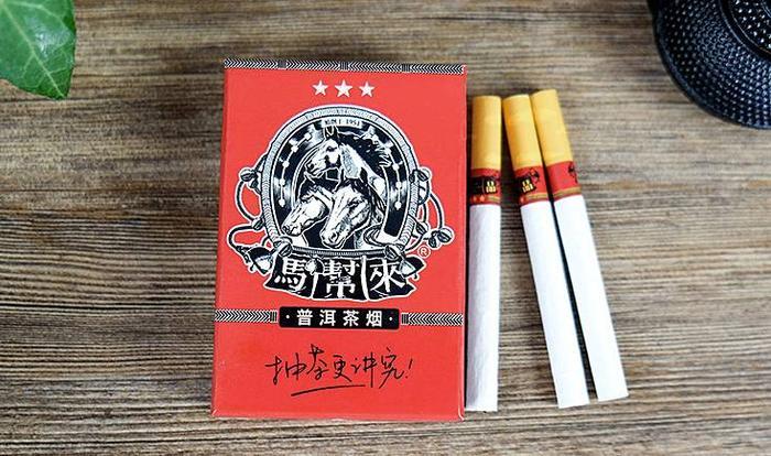 法国电影里最离不开的就是香烟！