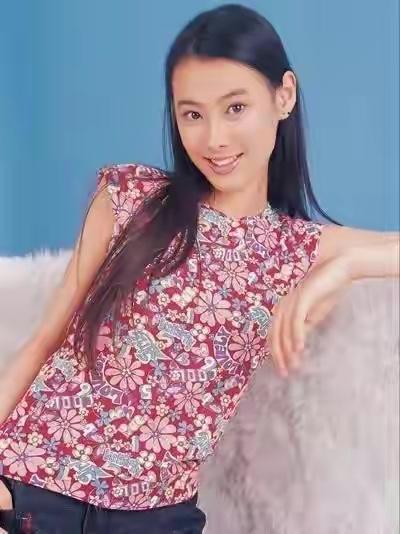 梁洛施首次正面回应过往情感：想结婚但不能强求