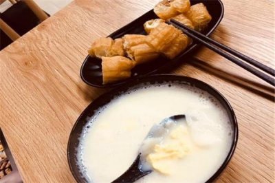 ​喝豆浆可以吃鸡蛋吗 豆浆最好不要喝鸡蛋一起吃