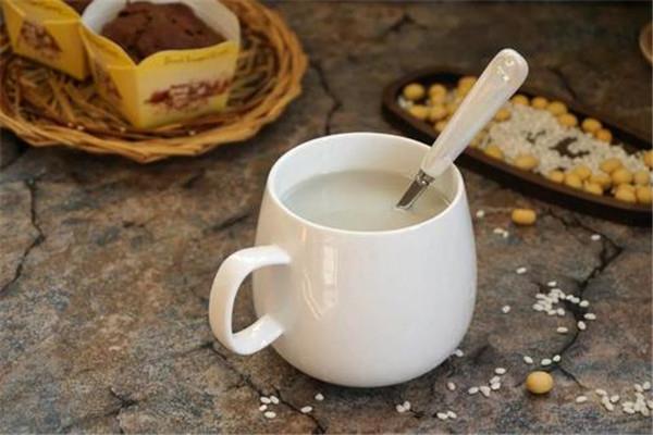 喝豆浆可以吃鸡蛋吗 豆浆最好不要喝鸡蛋一起吃