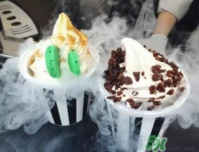 冰淇淋为什么会冒烟?会冒烟的冰激凌怎么做?