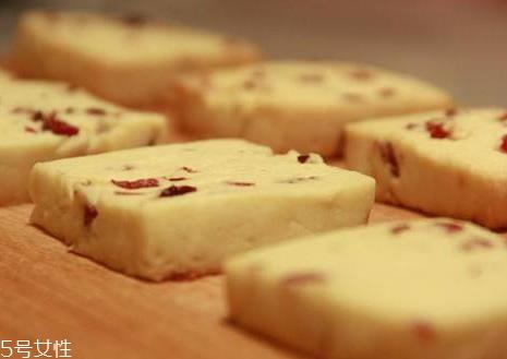 蔓越莓饼干可以用葡萄干代替吗