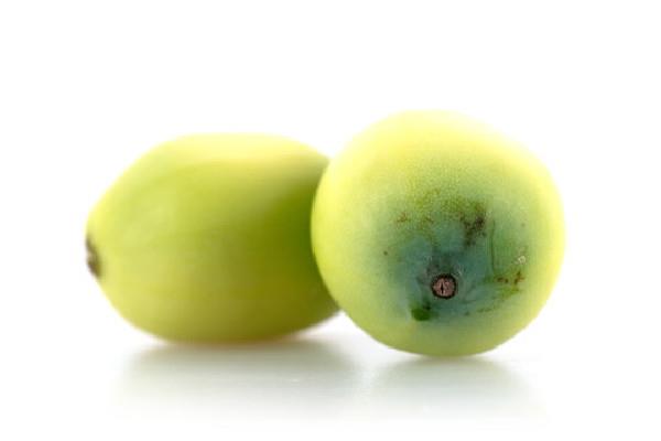 新鲜莲子为什么是甜的 新鲜莲子可以降血糖吗 新鲜莲子为什么是甜的 新鲜莲子可以降血糖吗