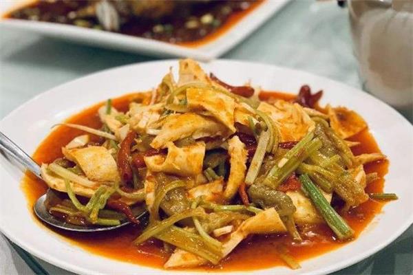 黄喉能生吃吗 吃黄喉会上火吗 黄喉能生吃吗 吃黄喉会上火吗