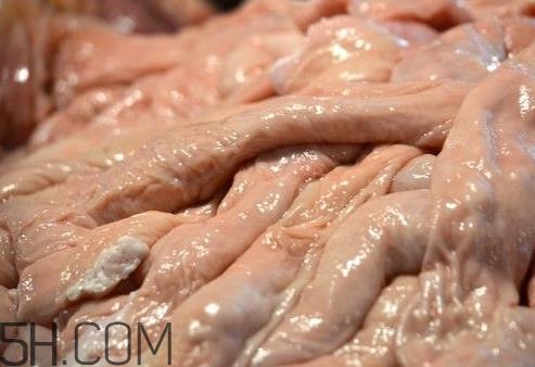 猪大肠里面油要弄掉么 猪大肠里面油怎么去掉 猪大肠里面油要弄掉么 猪大肠里面油怎么去掉