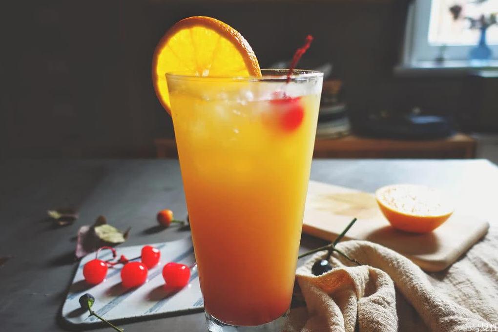 龙舌兰日出鸡尾酒含义 龙舌兰日落和日出的区别 龙舌兰日出鸡尾酒含义 龙舌兰日落和日出的区别