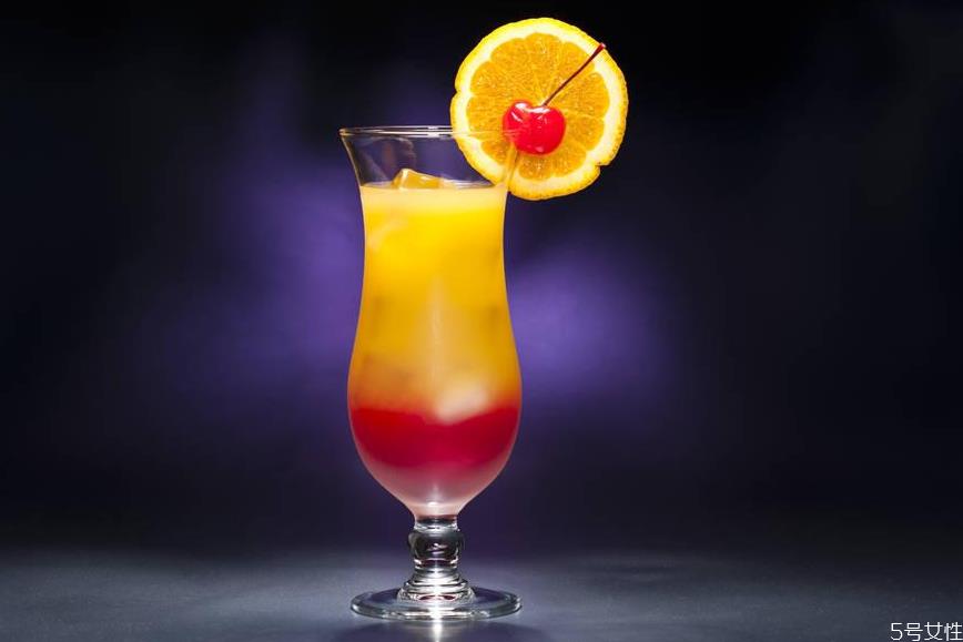 龙舌兰日出鸡尾酒含义 龙舌兰日落和日出的区别 龙舌兰日出鸡尾酒含义 龙舌兰日落和日出的区别