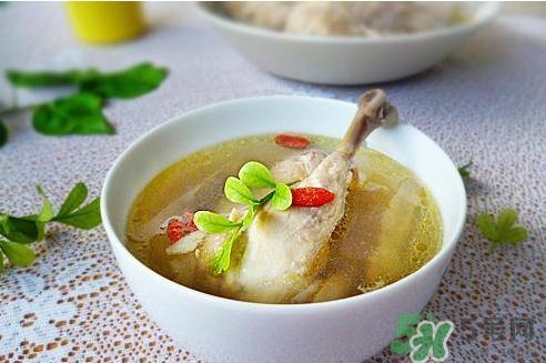 清炖鸡汤放什么调料?清炖鸡汤放什么材料? 清炖鸡汤放什么调料?清炖鸡汤放什么材料?